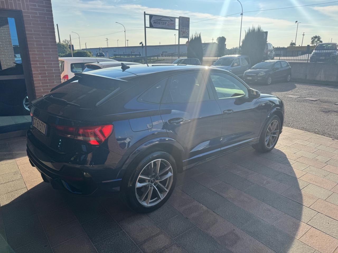 Audi Q3 35 TDI S tronic Identity Black