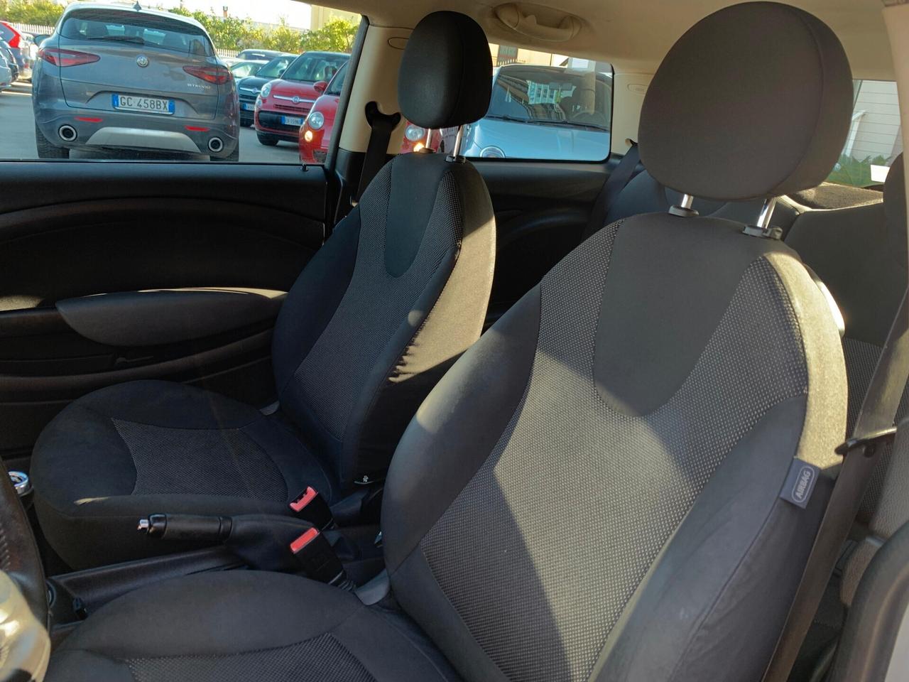 Mini 1.6 16V One (72kW)