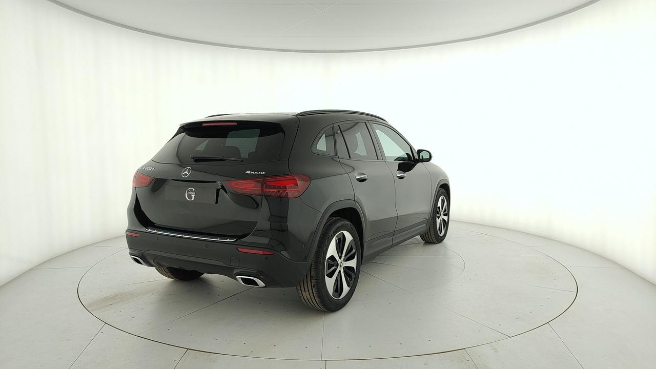 Mercedes-Benz GLA 200 d Automatic 4MATIC