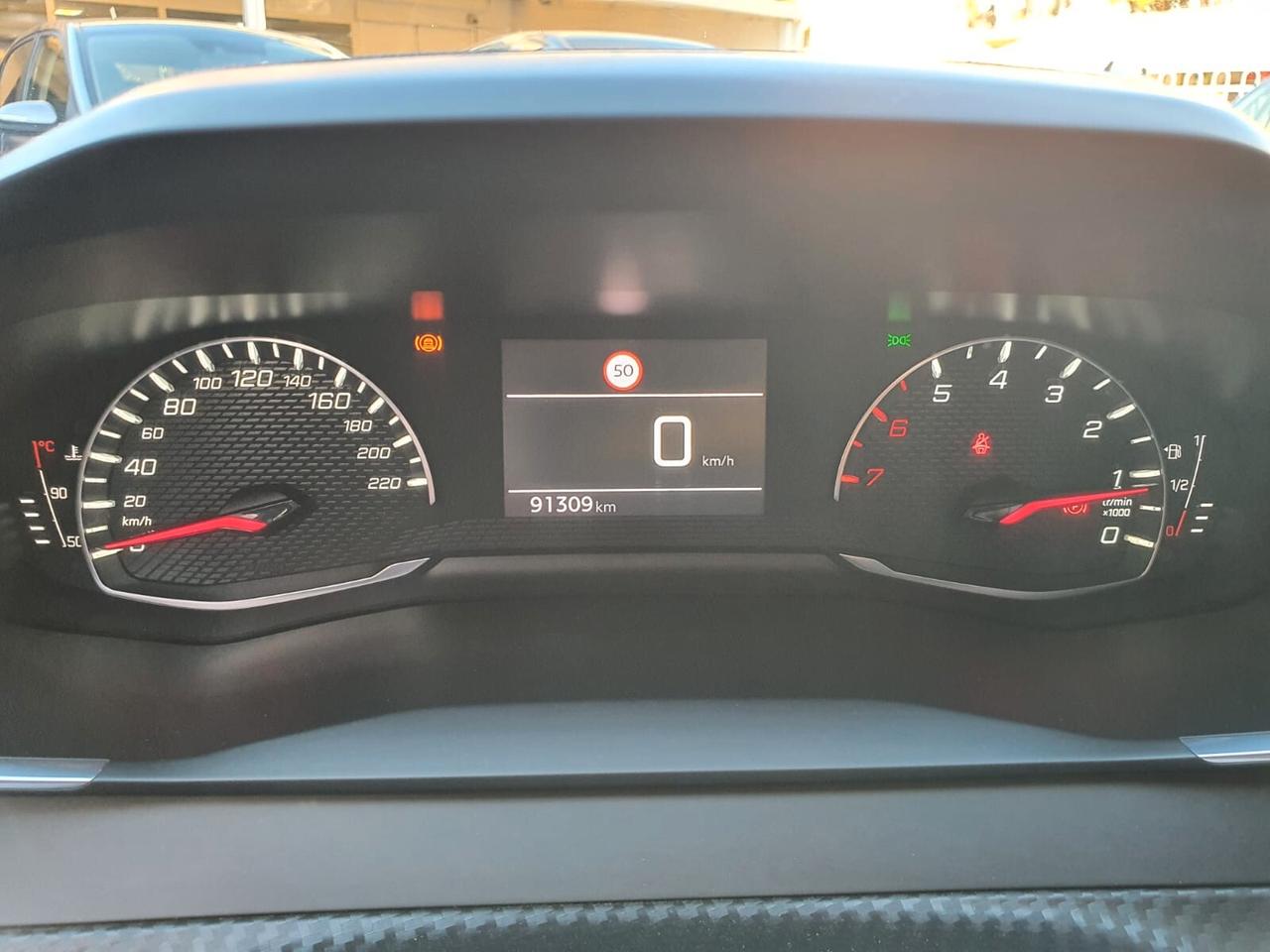 Peugeot 208 1.2 100cv/LED/NAVI/RETROCAMERA/ETC
