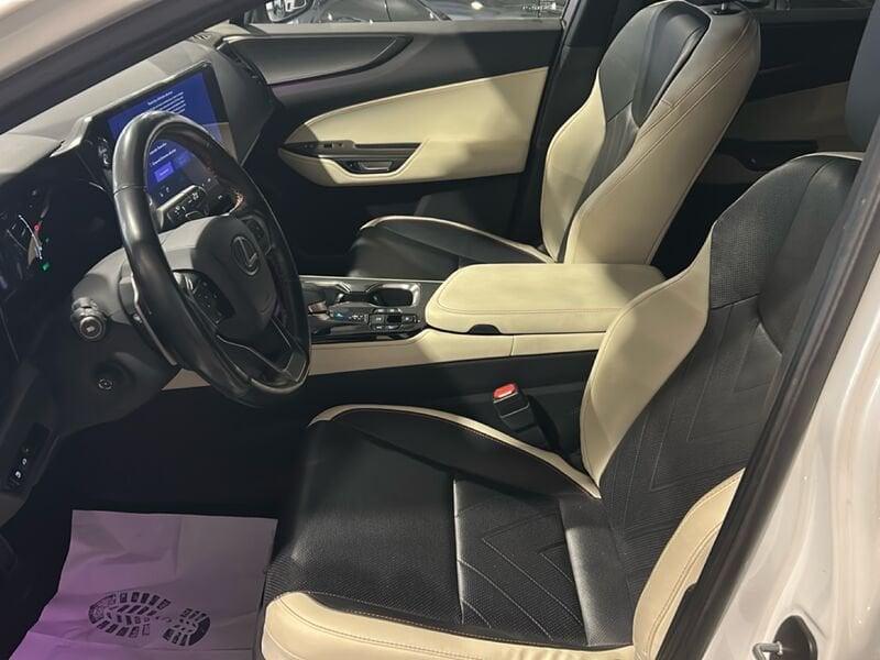 Lexus NX Plug-in Luxury 4WD