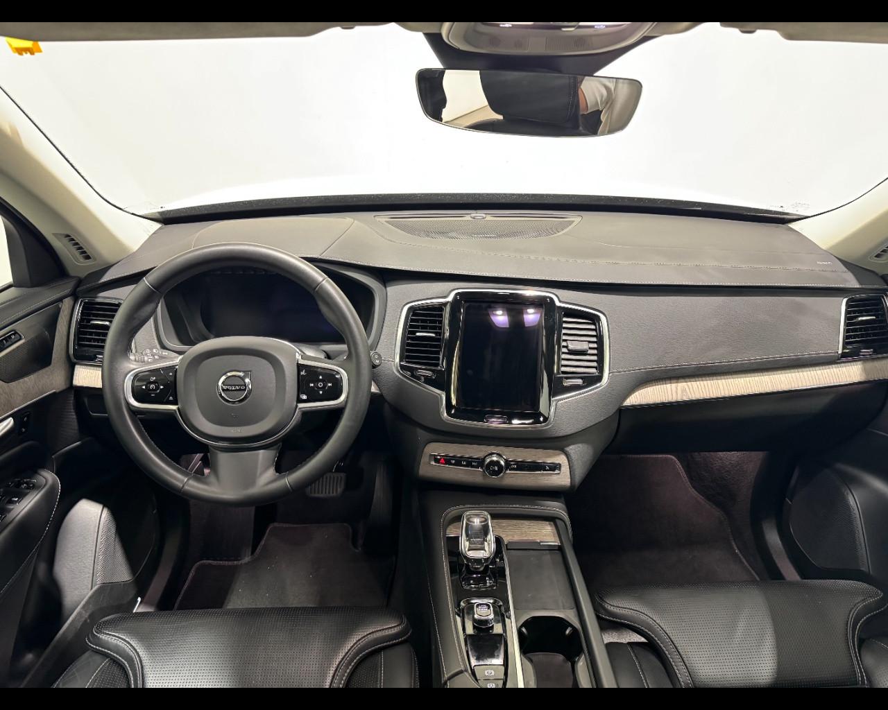 VOLVO XC90 B5 AUTO PLUS DARK