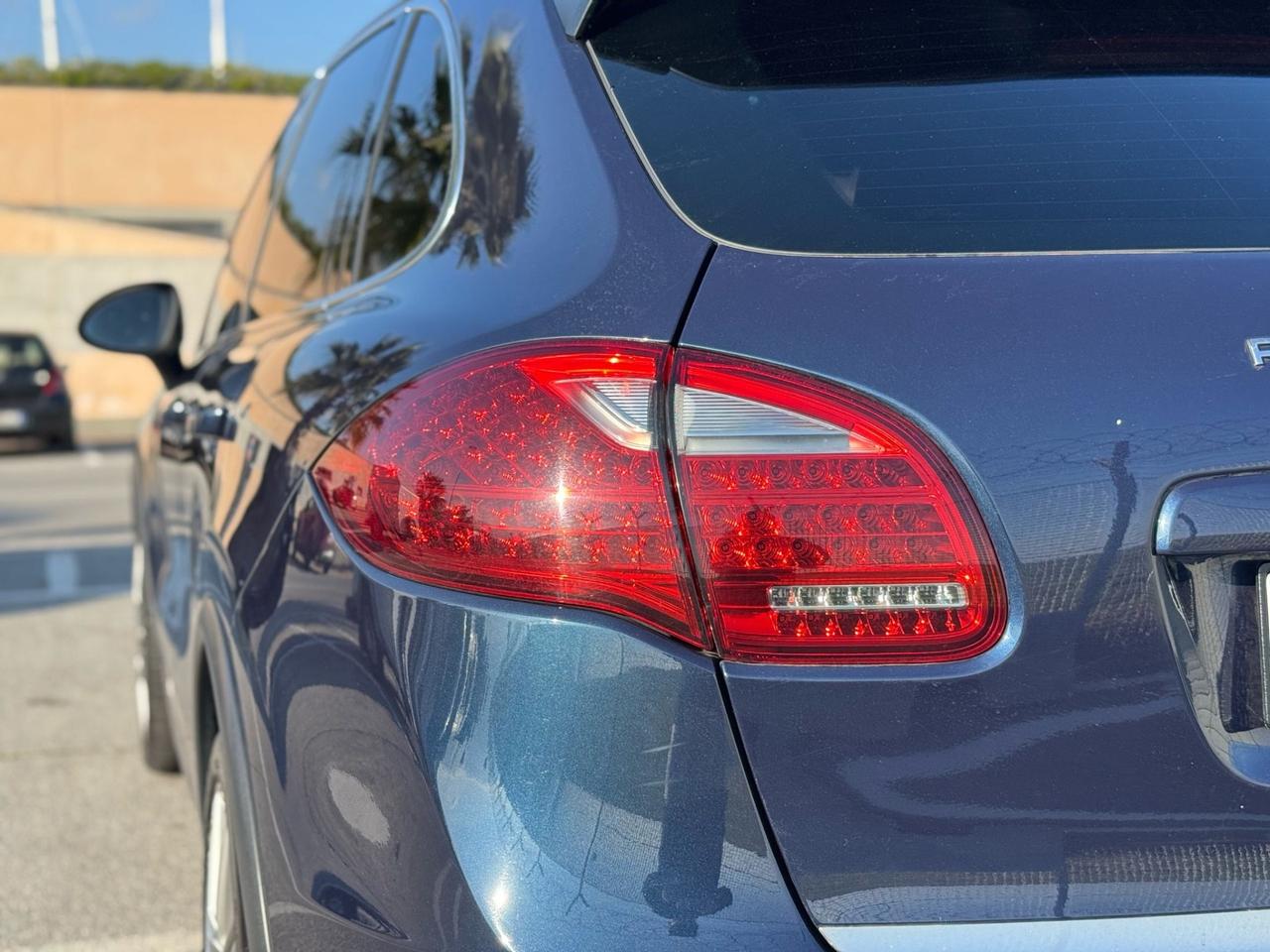 PORSCHE CAYENNE 3.0D FULL OPTIONAL 12 MESI DI GARANZIA