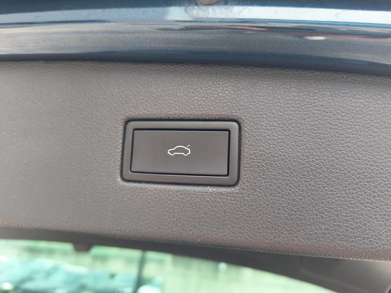 VOLKSWAGEN Tiguan II 2021 - Tiguan 2.0 tdi Elegance 150cv dsg
