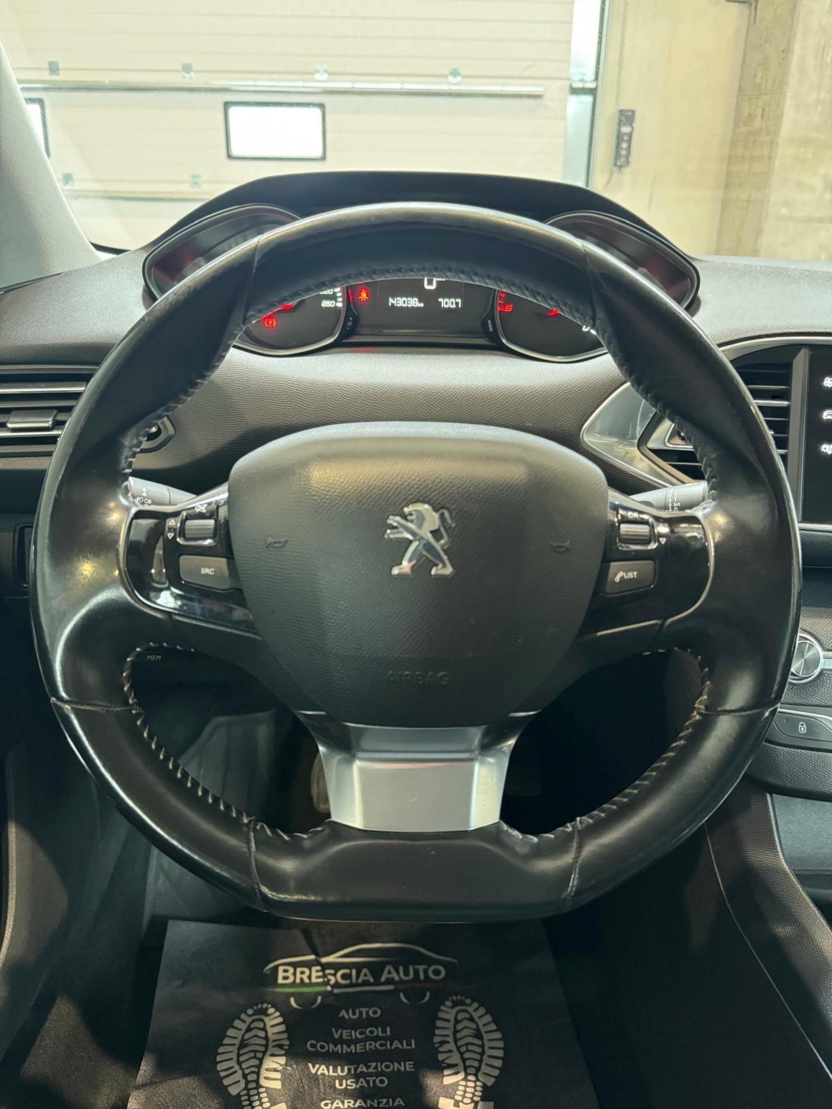 Peugeot 308 II 2015 5p 1.6 hdi 8v Active 92cv fap