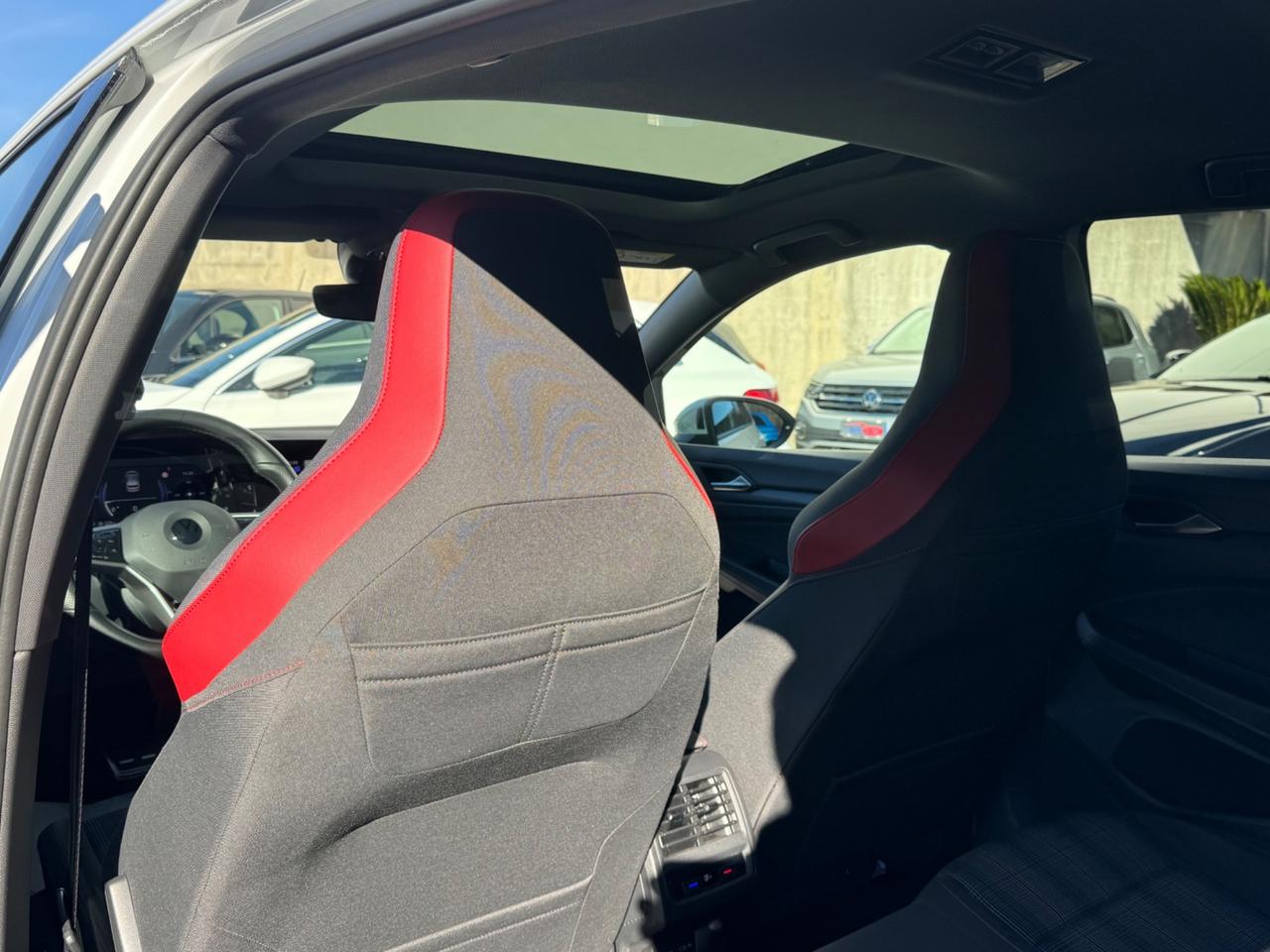 Volkswagen Golf GTI 2.0 TSI DSG