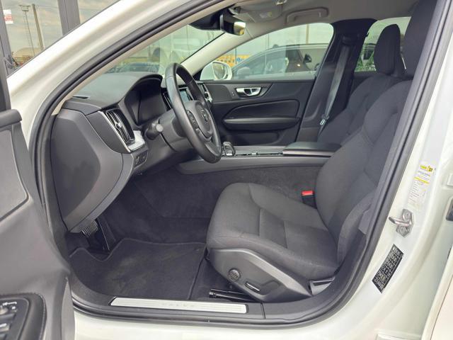 VOLVO V60 B4 (d) Geartronic Momentum SENZA VINCOLI