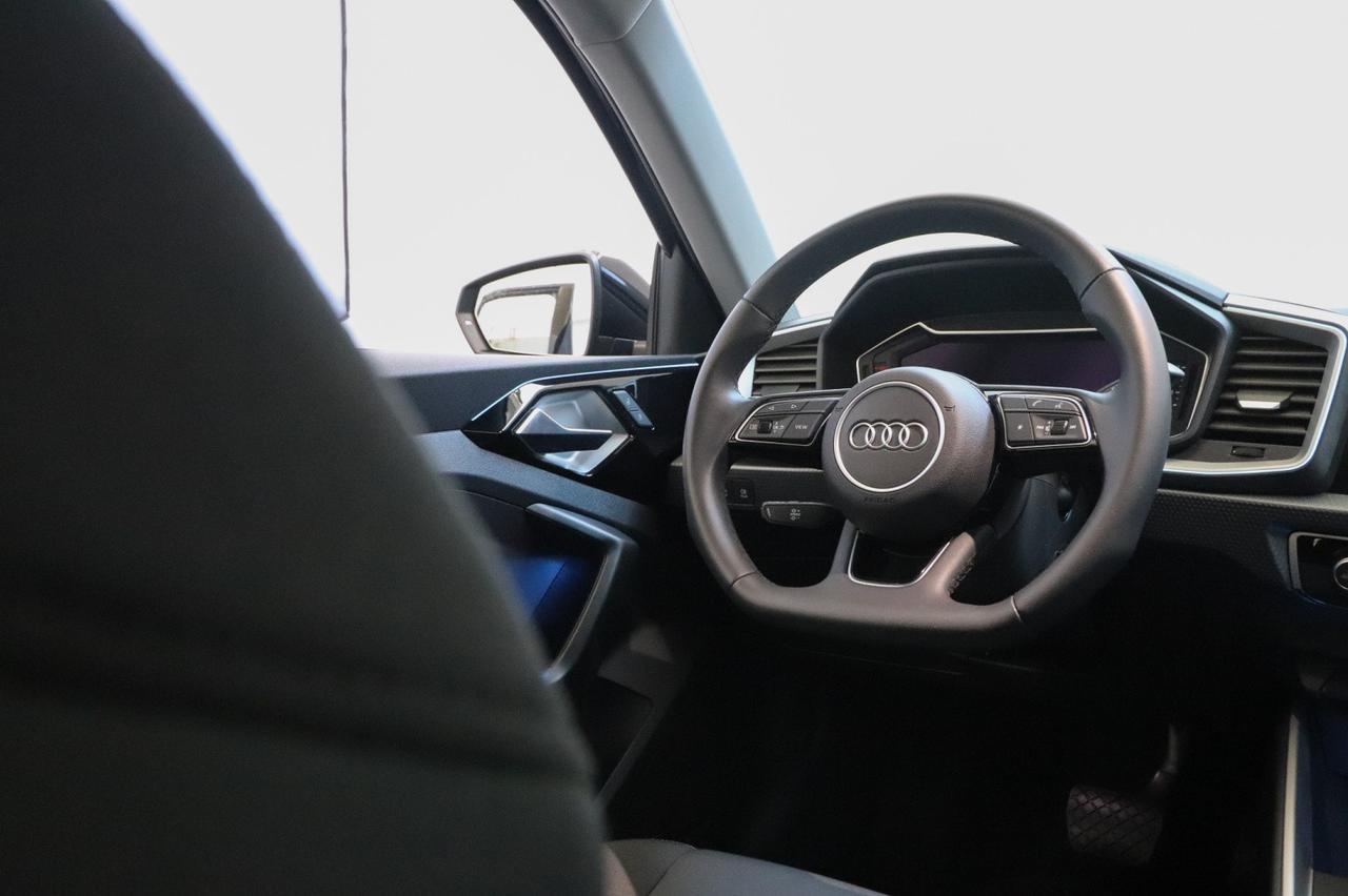 Audi A1 Sportback 30 Tfsi S-tronic S-line Black Identity