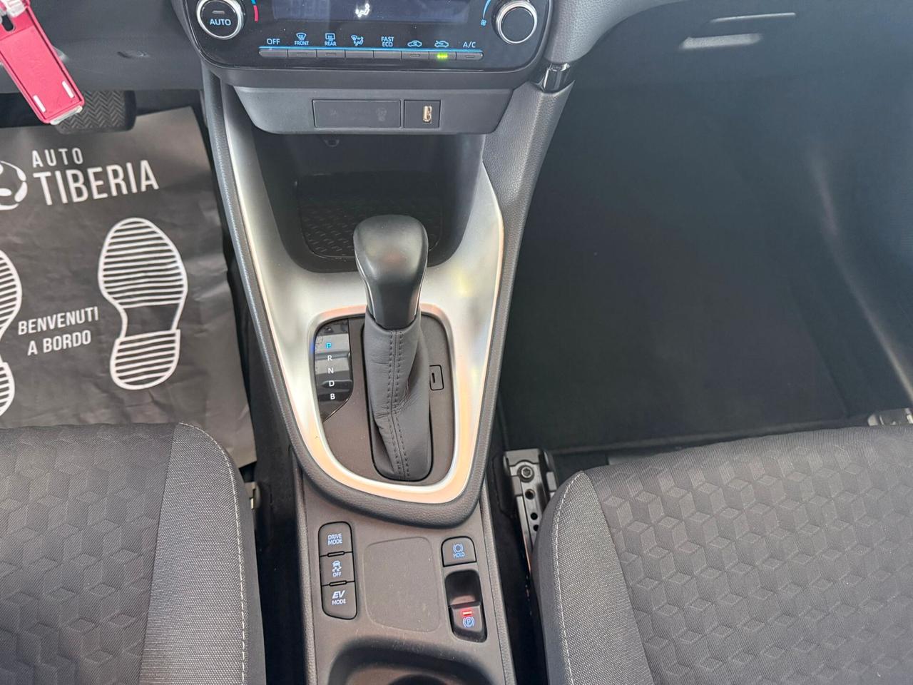 Toyota Yaris 1.5 Hybrid 5 porte Trend