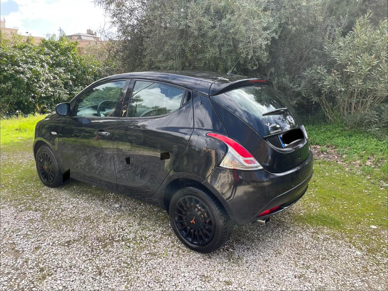 Lancia Ypsilon 1.2 69 CV 5 porte GPL Ecochic Silver