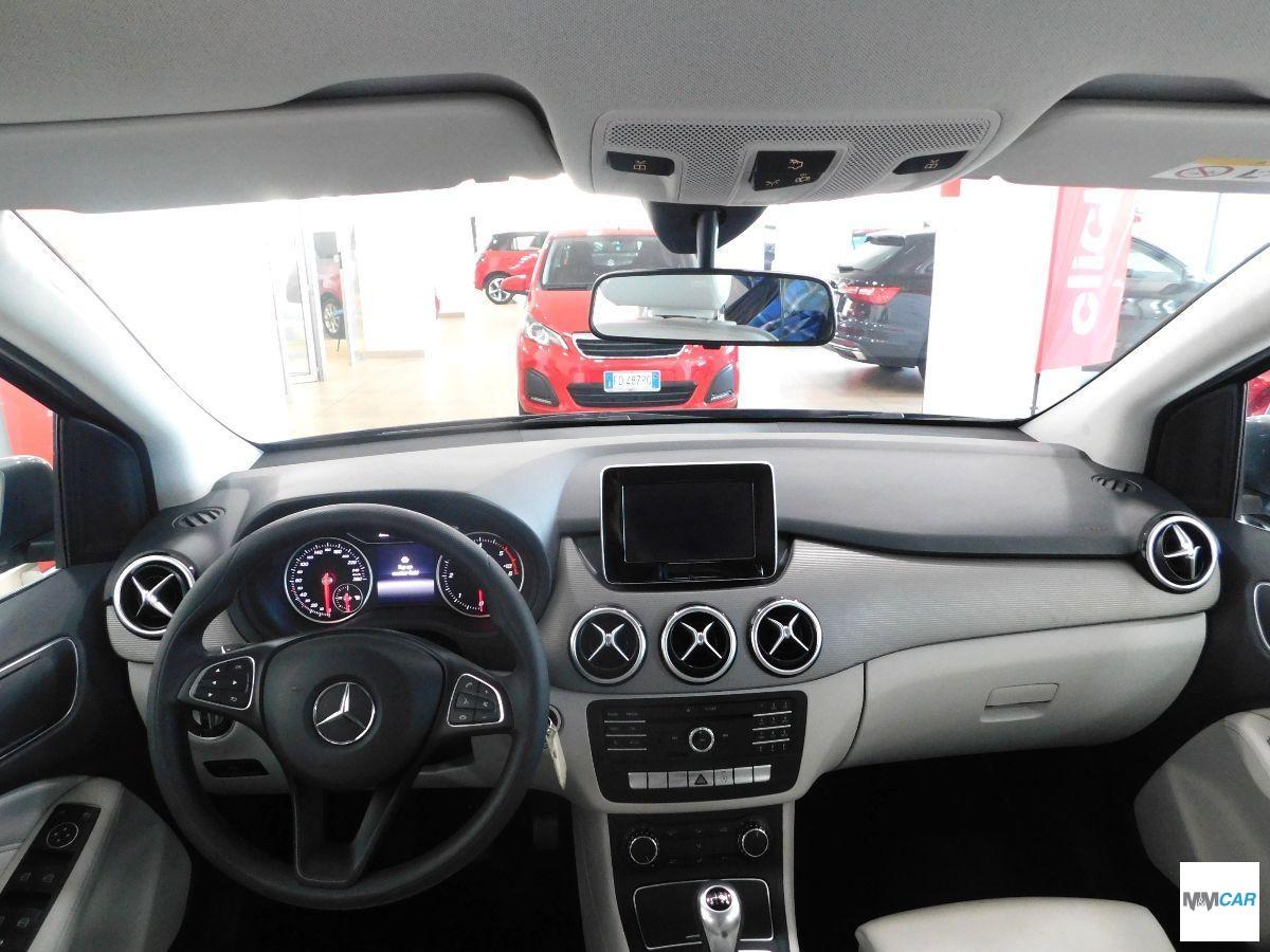 MERCEDES - Classe B - B 200 d Business