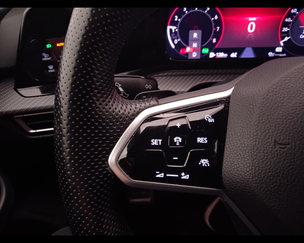 VOLKSWAGEN Golf VIII 2020 - Golf 1.5 etsi evo R-Line 130cv dsg