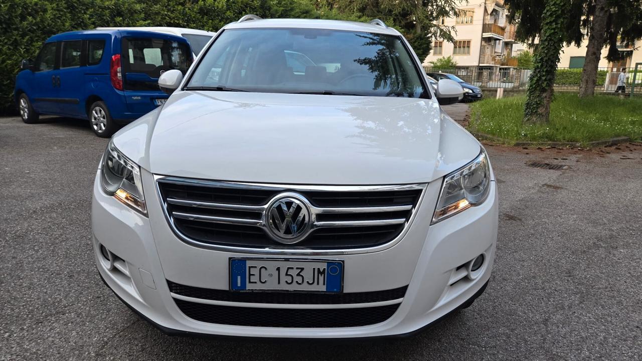 Volkswagen Tiguan 2.0 TDI DPF 4MOTION DSG Sport &