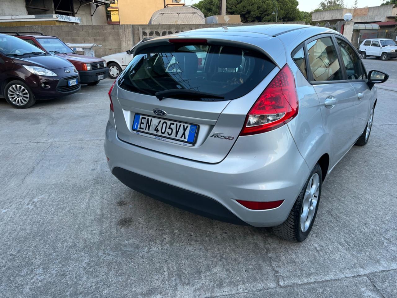 Ford Fiesta 1.4 TDCi 70CV 5 porte Titanium