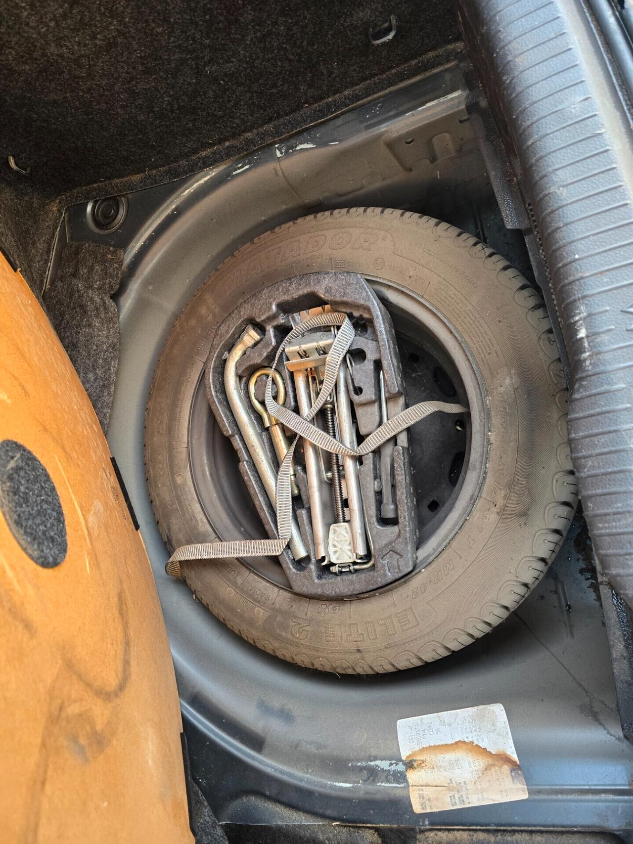 Volkswagen Polo 1.4benz - 5p.