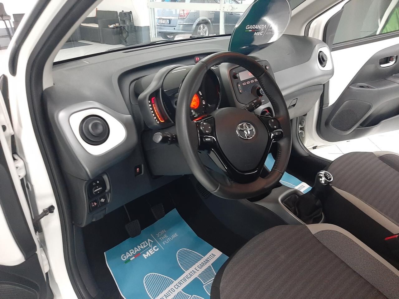 Toyota Aygo 1.0 VVT-i 69 CV 5 porte x-business