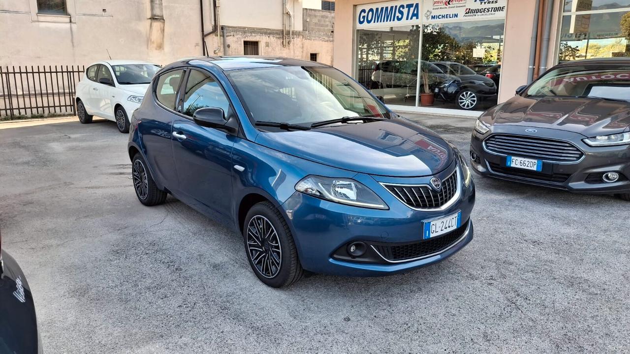 Lancia Ypsilon 1.0 FireFly 5 porte S&S Hybrid Gold