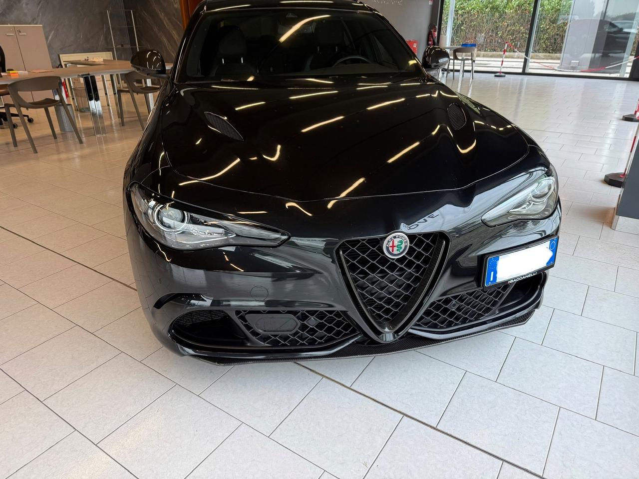 Alfa Romeo Giulia 2.9 V6 Bi-Turbo AT8 Quadrifoglio pack carbonio