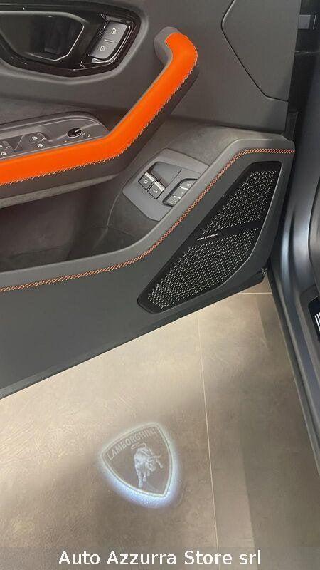 Lamborghini Urus SE | PACK STYLE, PACK DARK, B&O
