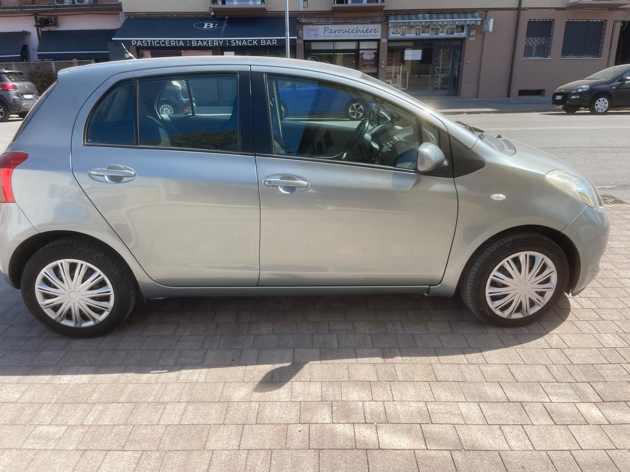 Toyota Yaris 1.3 5 porte