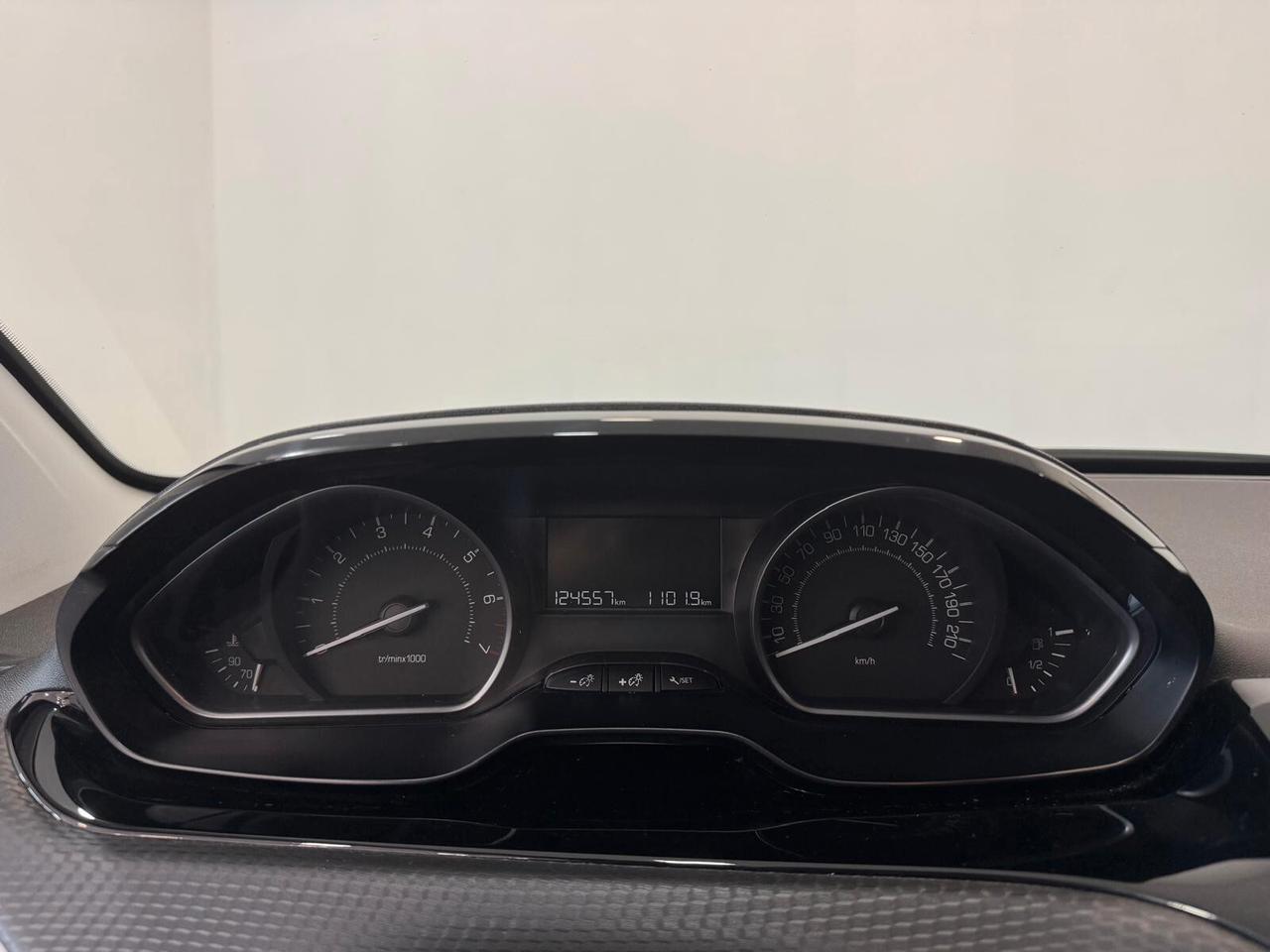 Peugeot 208 PureTech 82 Stop&Start 5 porte Signature