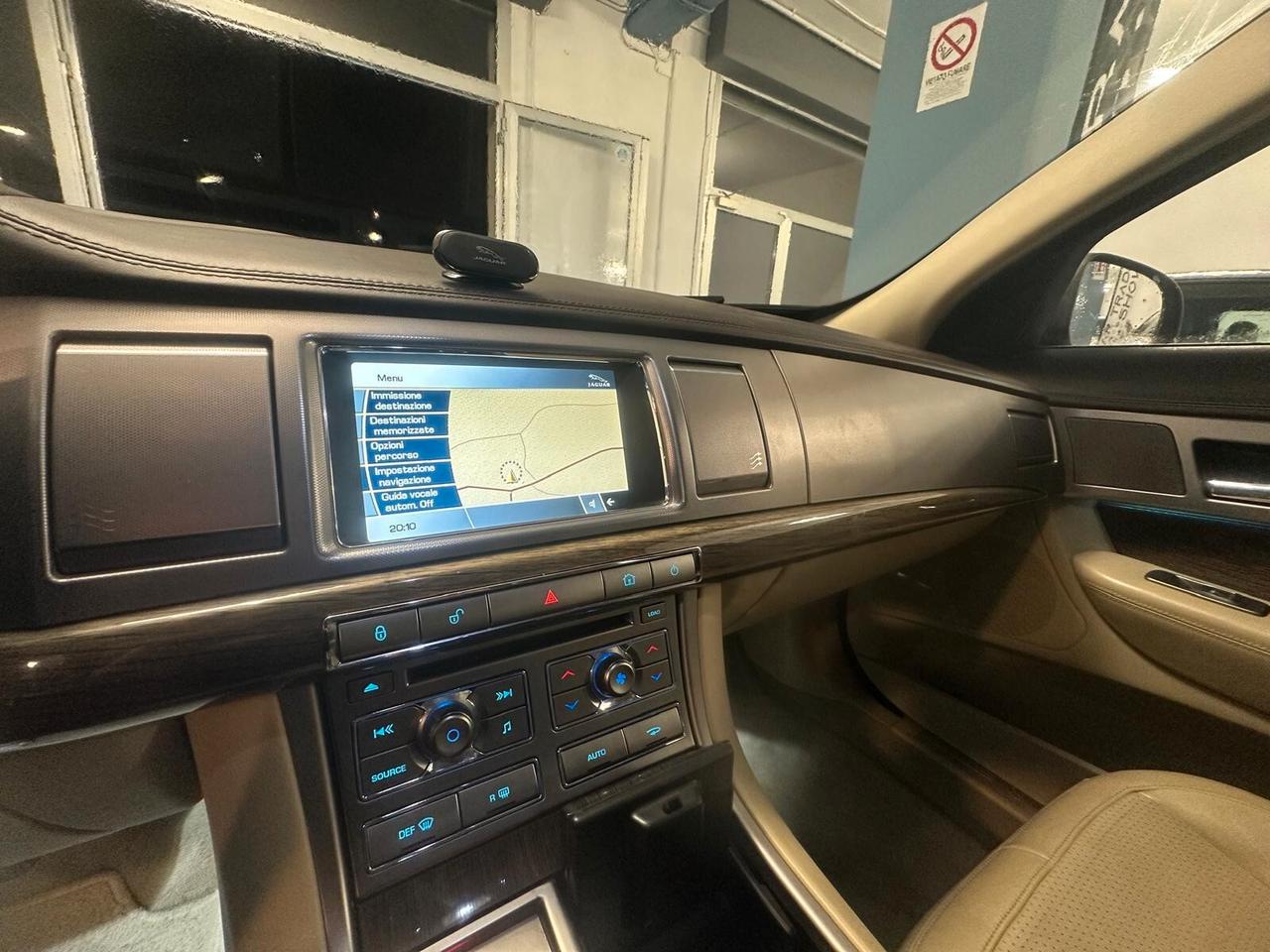 Jaguar XF 2.7D V6 Premium Luxury