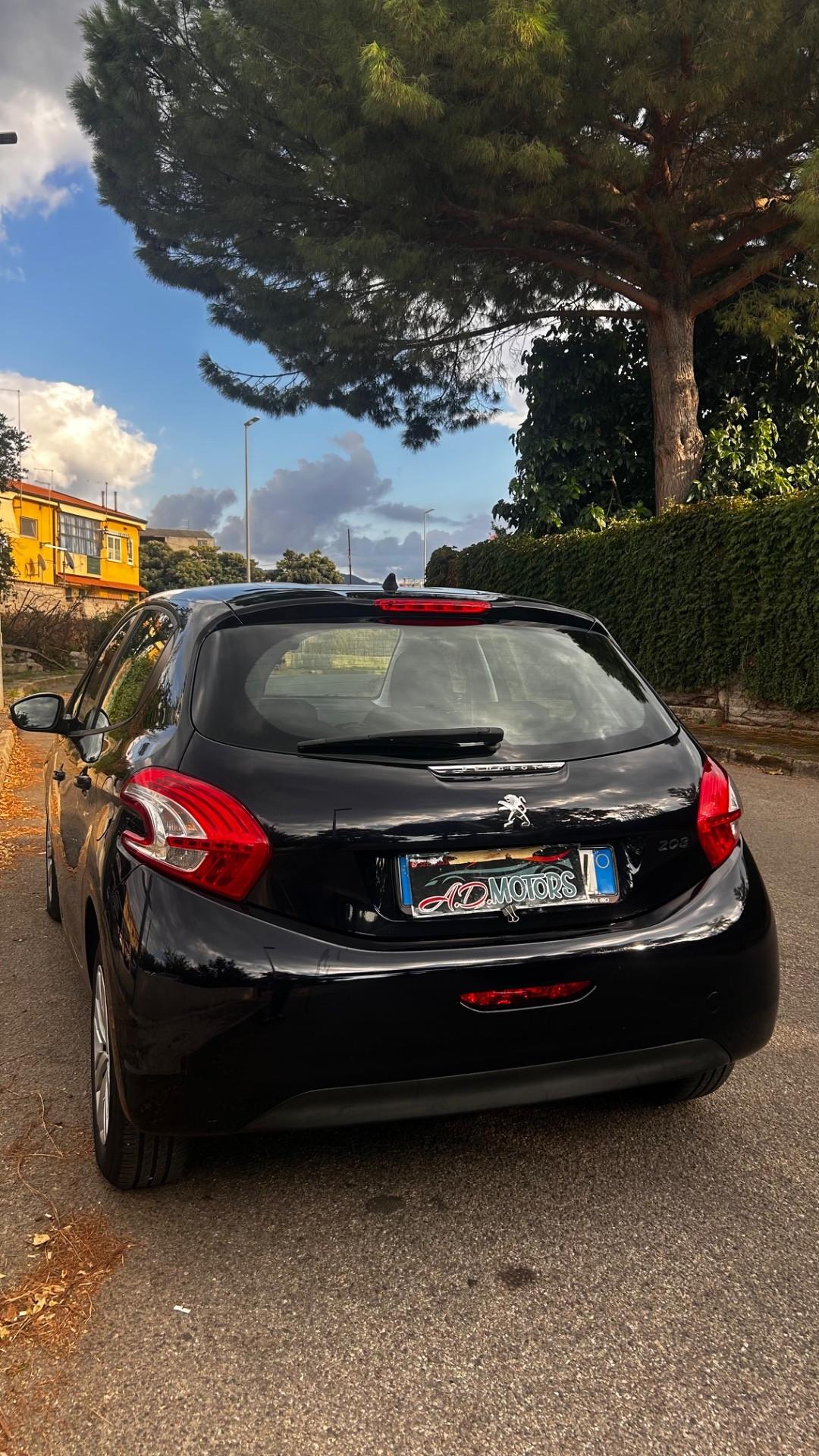 Peugeot 208 1.4 HDi 68 CV 5 porte Allure