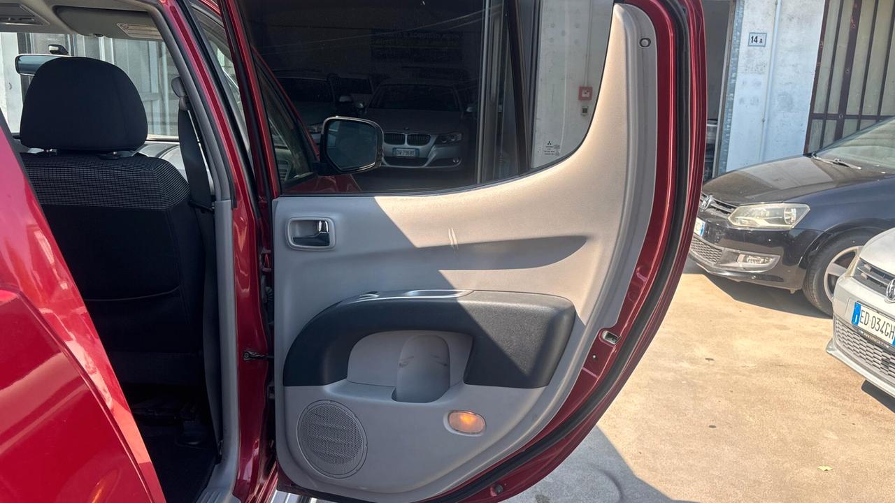 Mitsubishi L200 2.5 DI-D/136CV cambio automatico 4post