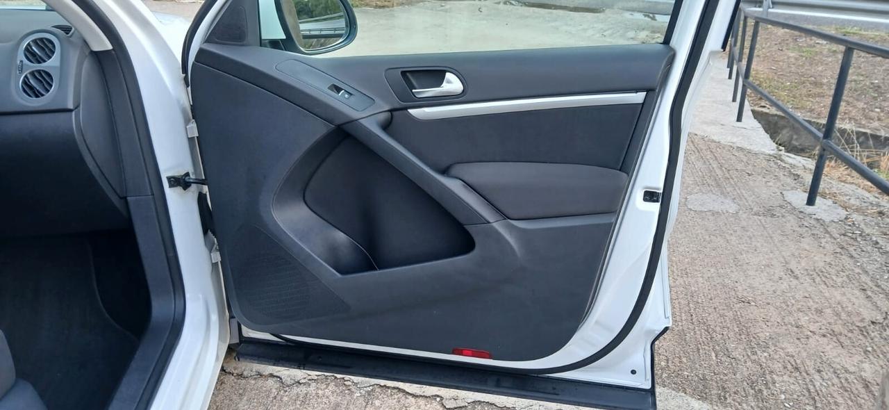 Volkswagen Tiguan 2.0 TDI 140 CV Sport & Style BlueMotion - 2013