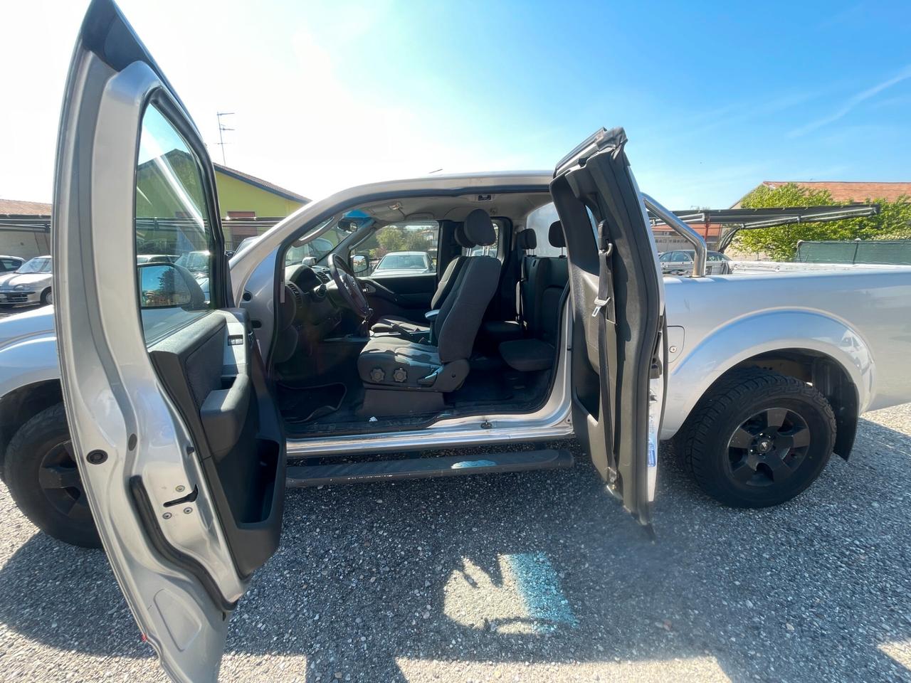 Nissan Navara 2.5 dCi 2 porte King Cab SE