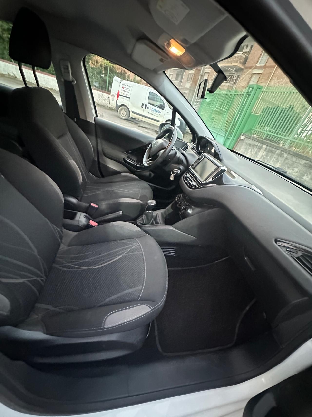 Peugeot 208 PureTech 82 5 porte Allure