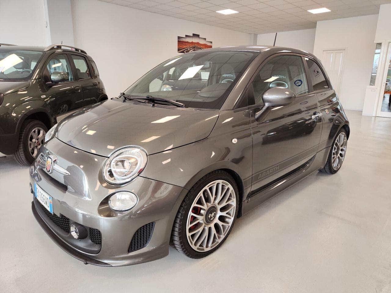 Abarth 500 1.4 Turbo T-Jet Custom