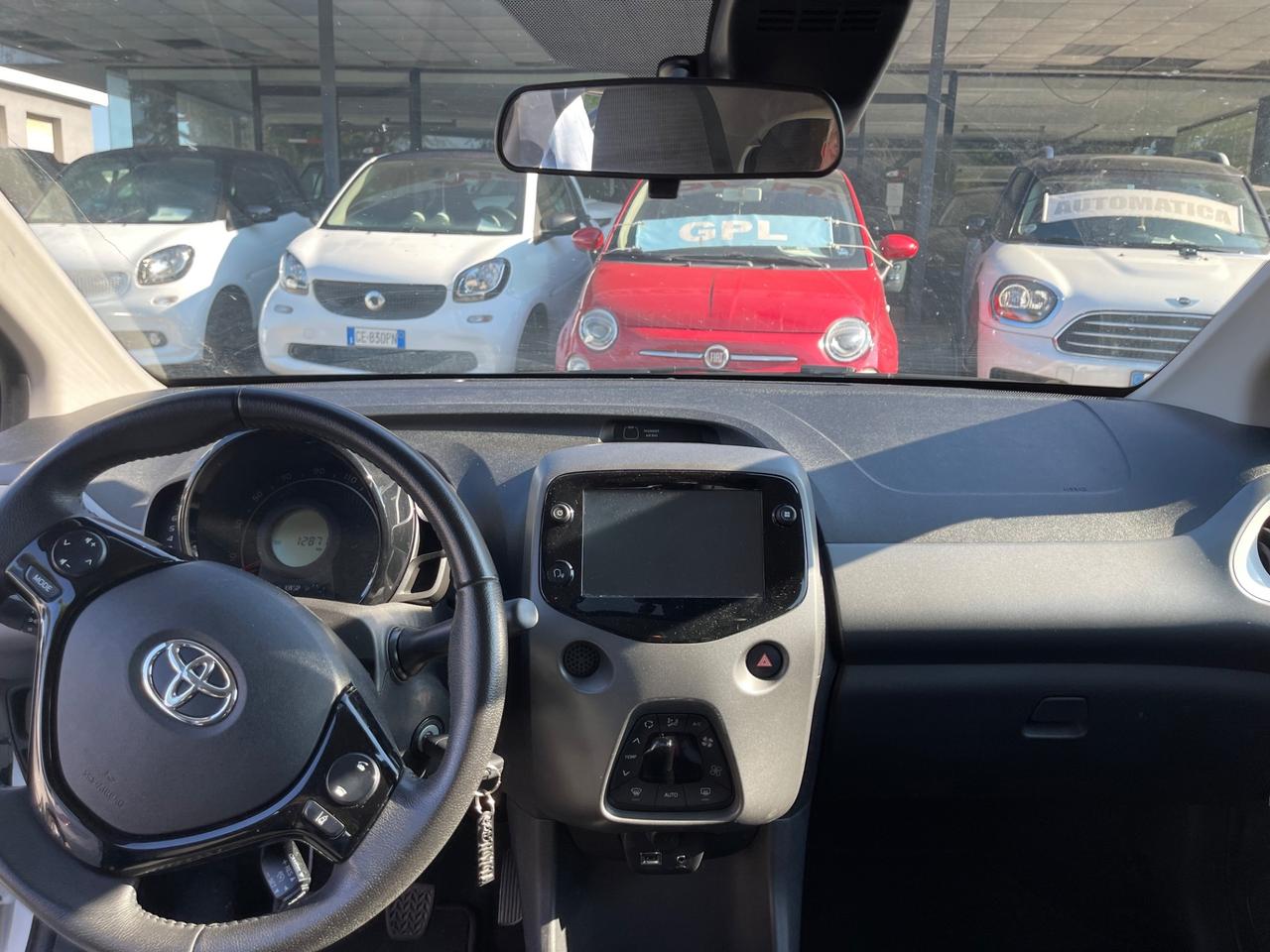 Toyota Aygo Connect 1.0 VVT-i 72 CV 5 porte x-clusiv