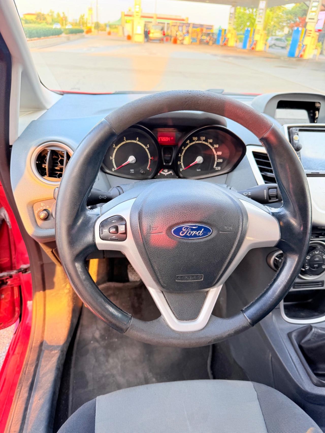 Ford Fiesta 1.4 5 Porte Motore NUOVO
