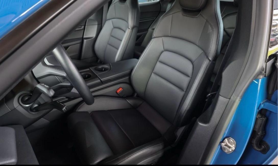 Porsche Taycan 4 Cross Turismo