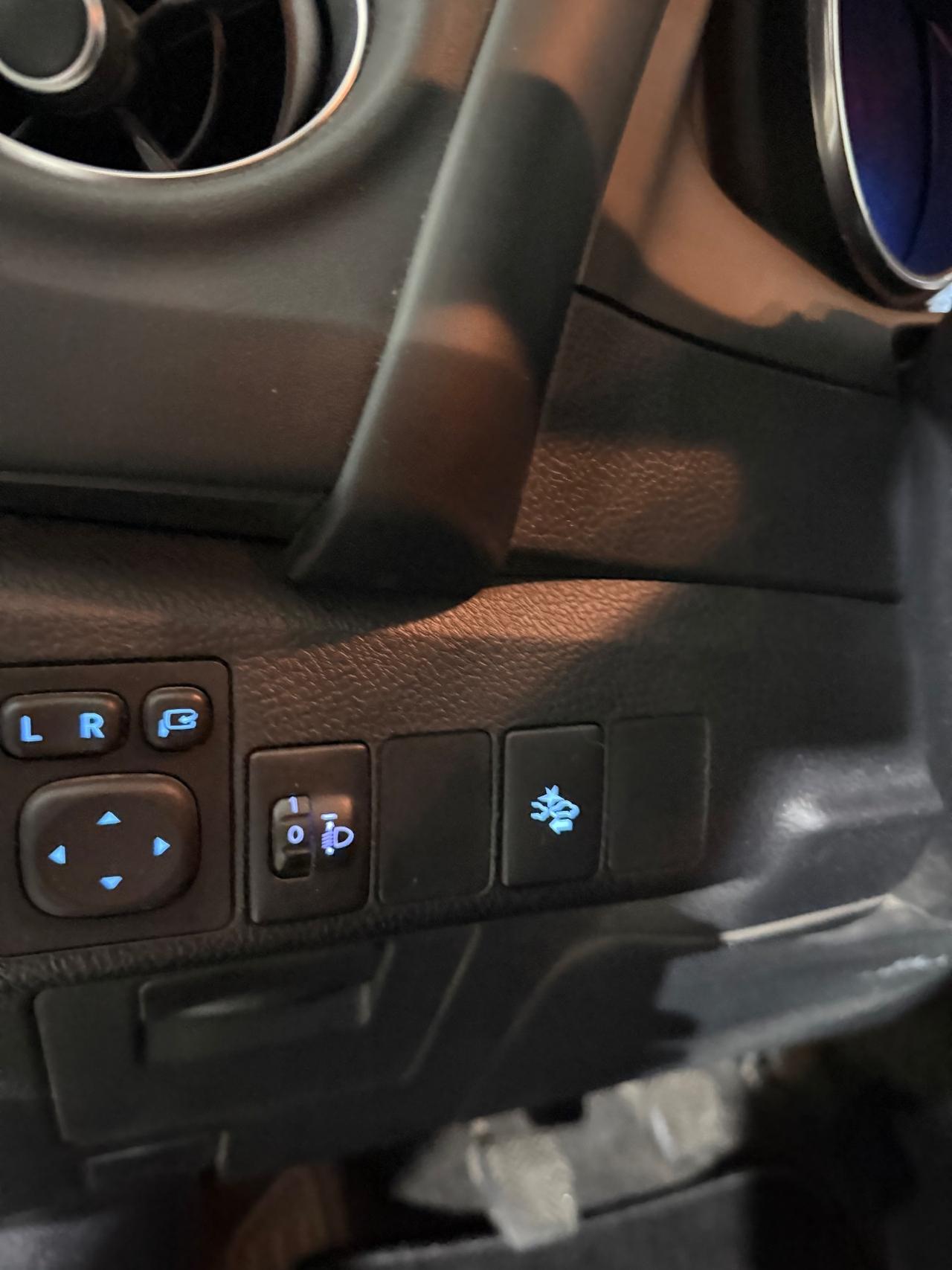 Toyota Auris 1.6 D-4D Lounge