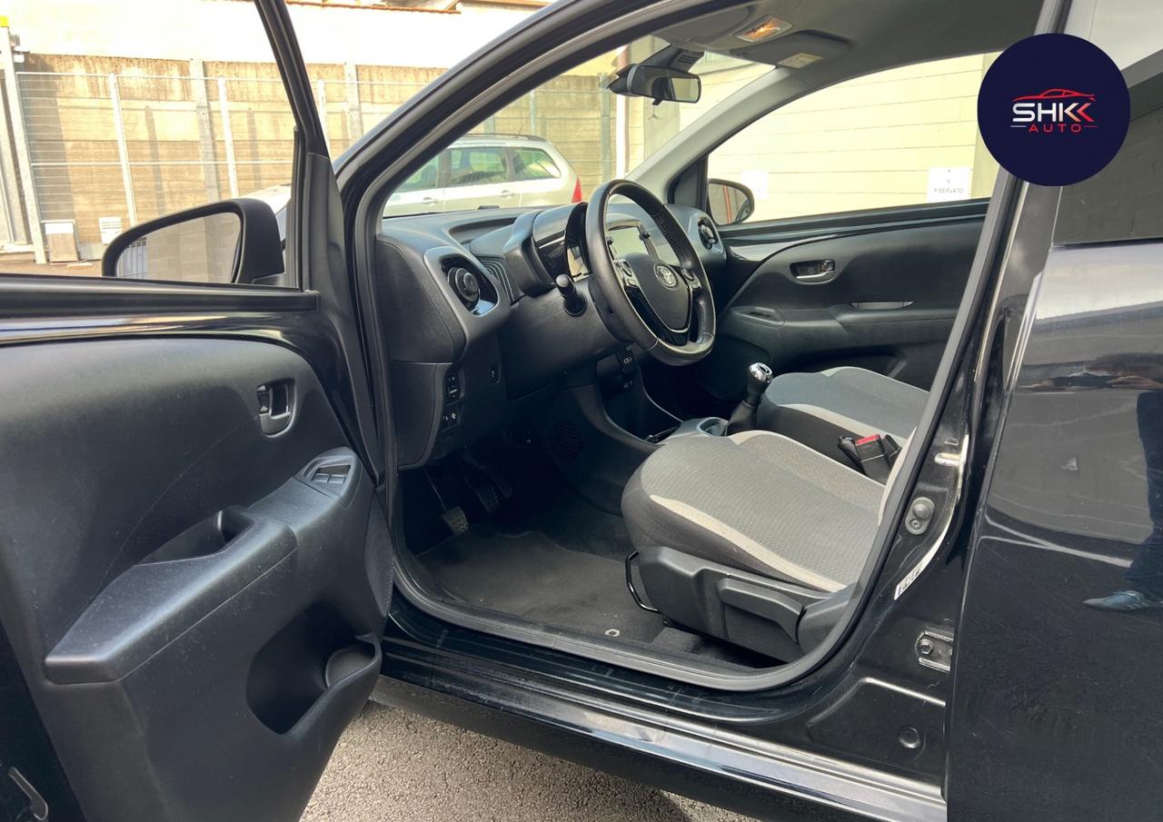 Toyota Aygo Connect 1.0 VVT-i 72 CV 5 porte x-clusiv MMT