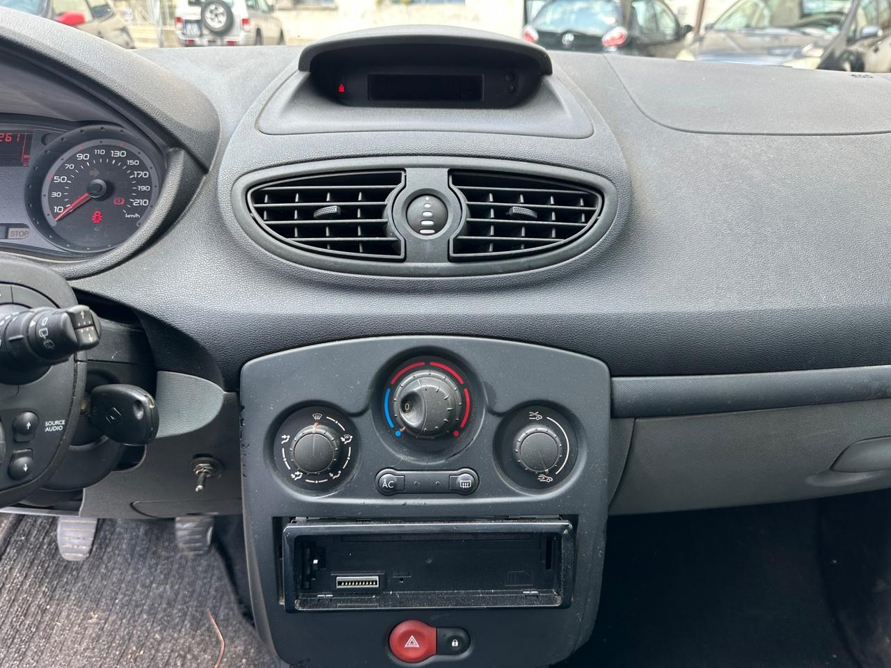 Renault Clio 1.4 16V 5 porte Dynamique