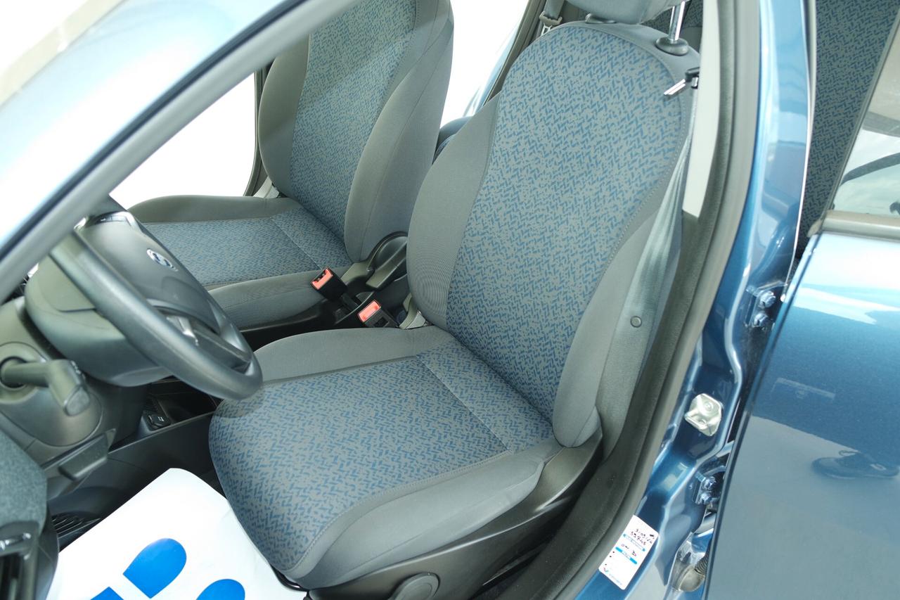 Lancia Ypsilon 1.0 FireFly 5 porte S&S Hybrid Ecochic Silver