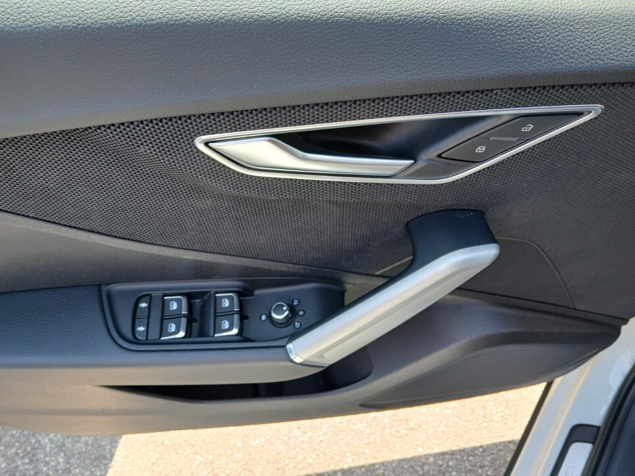 Audi Q2 35 TDI S tronic Identity Black-AZIENDALE