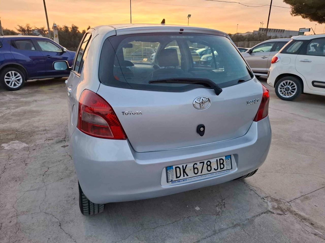 TOYOTA YARIS 1.0 BENZINA 5 PORTE - 2007