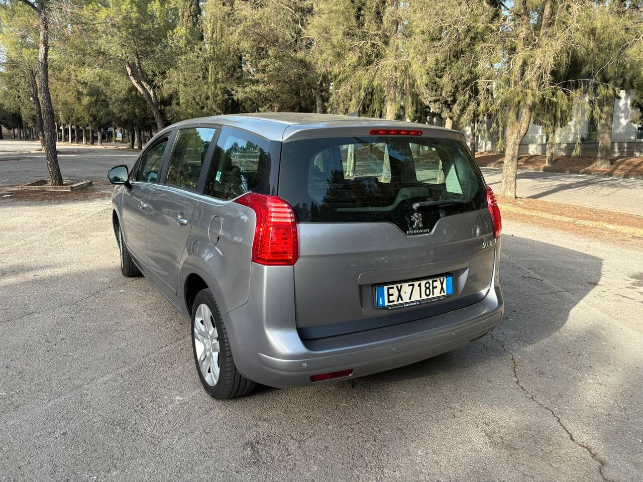 Peugeot 5008 1.6 HDi 115CV Allure