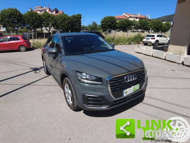 AUDI Q2 business s tronic