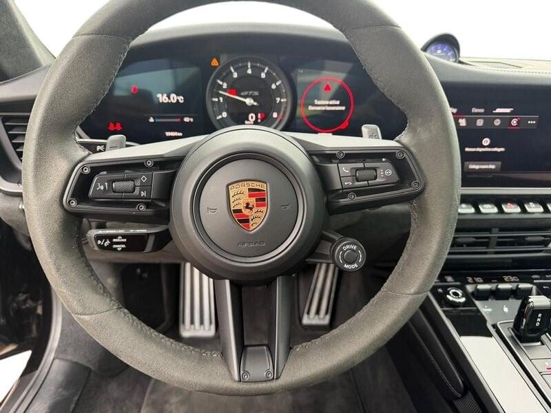 Porsche 911 Carrera 4 GTS