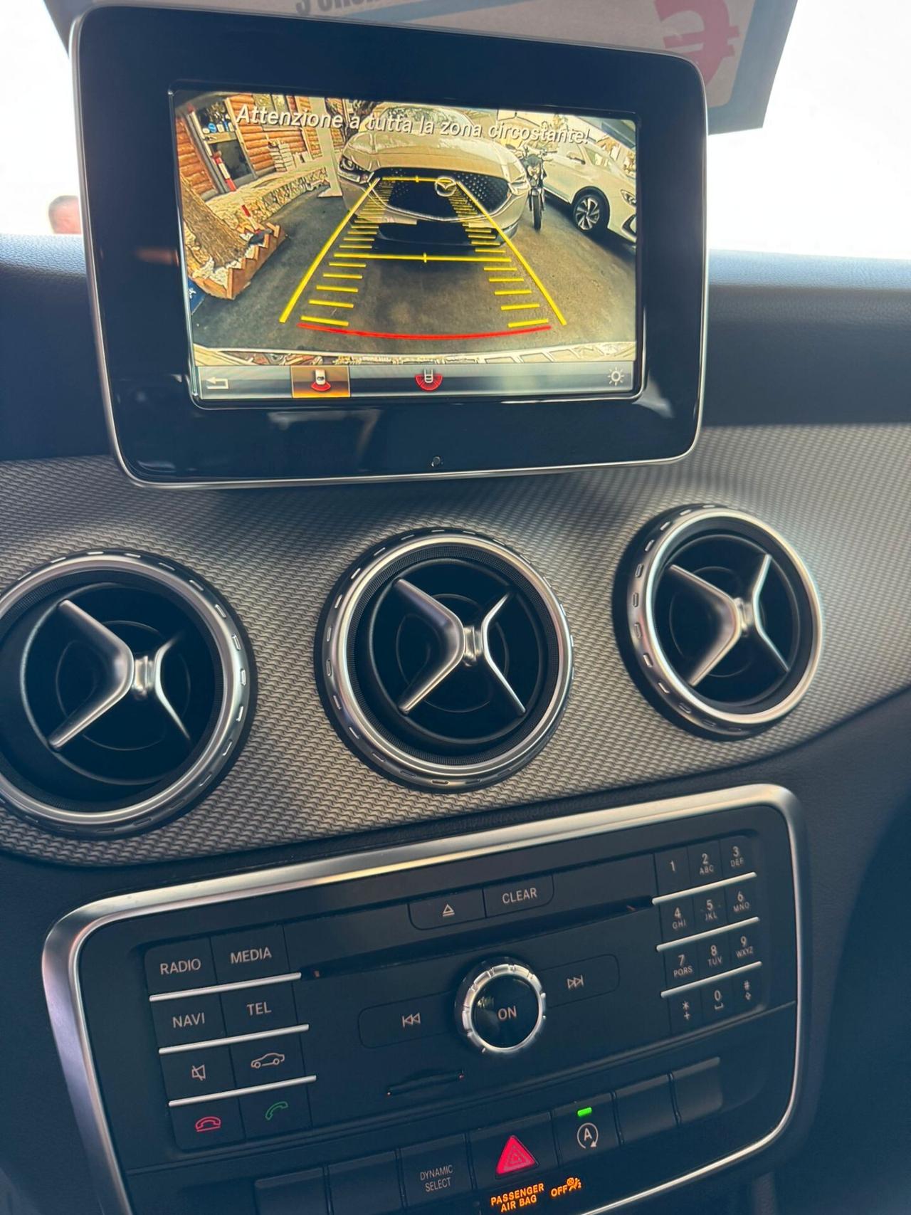Mercedes-benz GLA 180 d Business