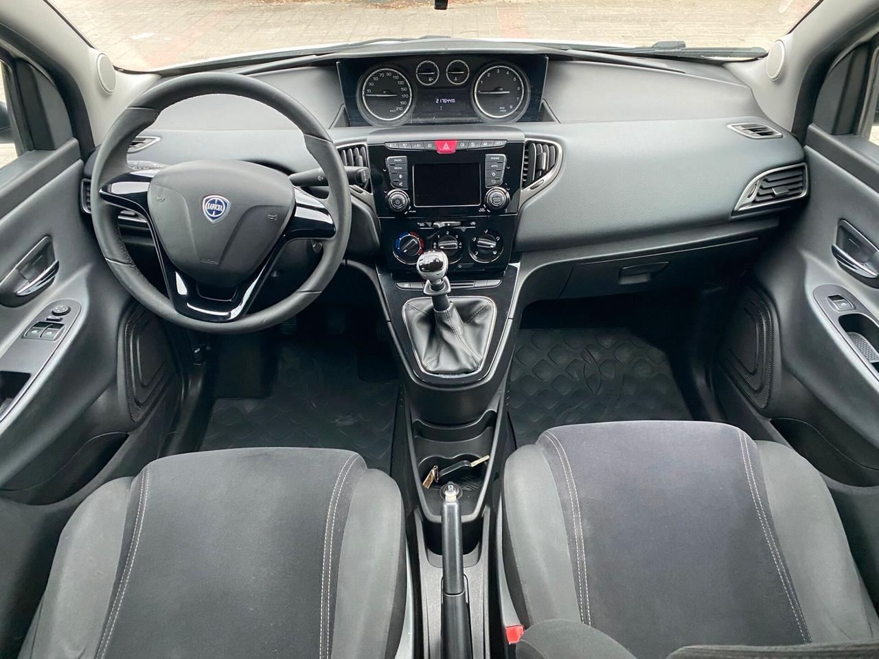 Lancia Ypsilon 1.2 69 CV 5 porte S&S Gold