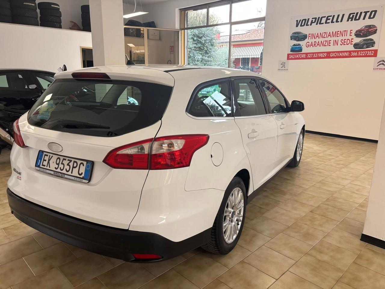 FORD FOCUS ANNO 2011 DS 1.6 ADATTA NEOPATENTATI KM 90 mila