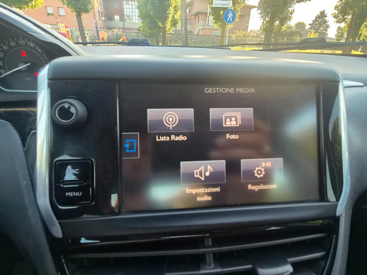 Peugeot 208 Benzina 1.2 E6 82cv neopatentati