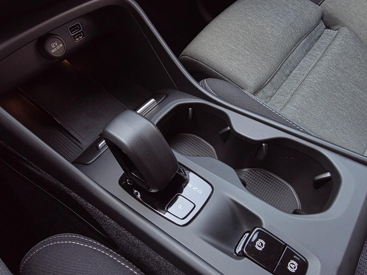 Volvo XC40 1.5 T4 Recharge/IBRIDA PLUG-IN/SERVICE VOLVO!