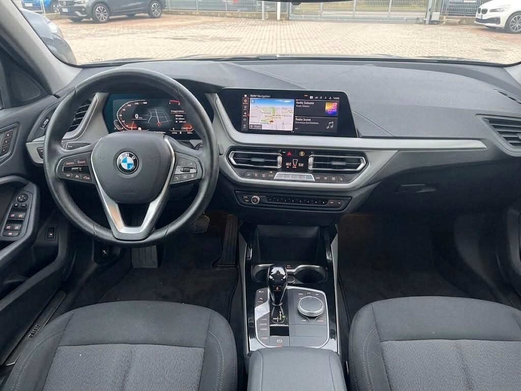 Bmw F40 118d 5p. Business Advantage 04/2023 EURO 6D TEMP
